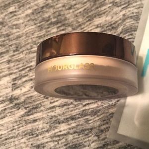Hourglass veil translucent setting powder
